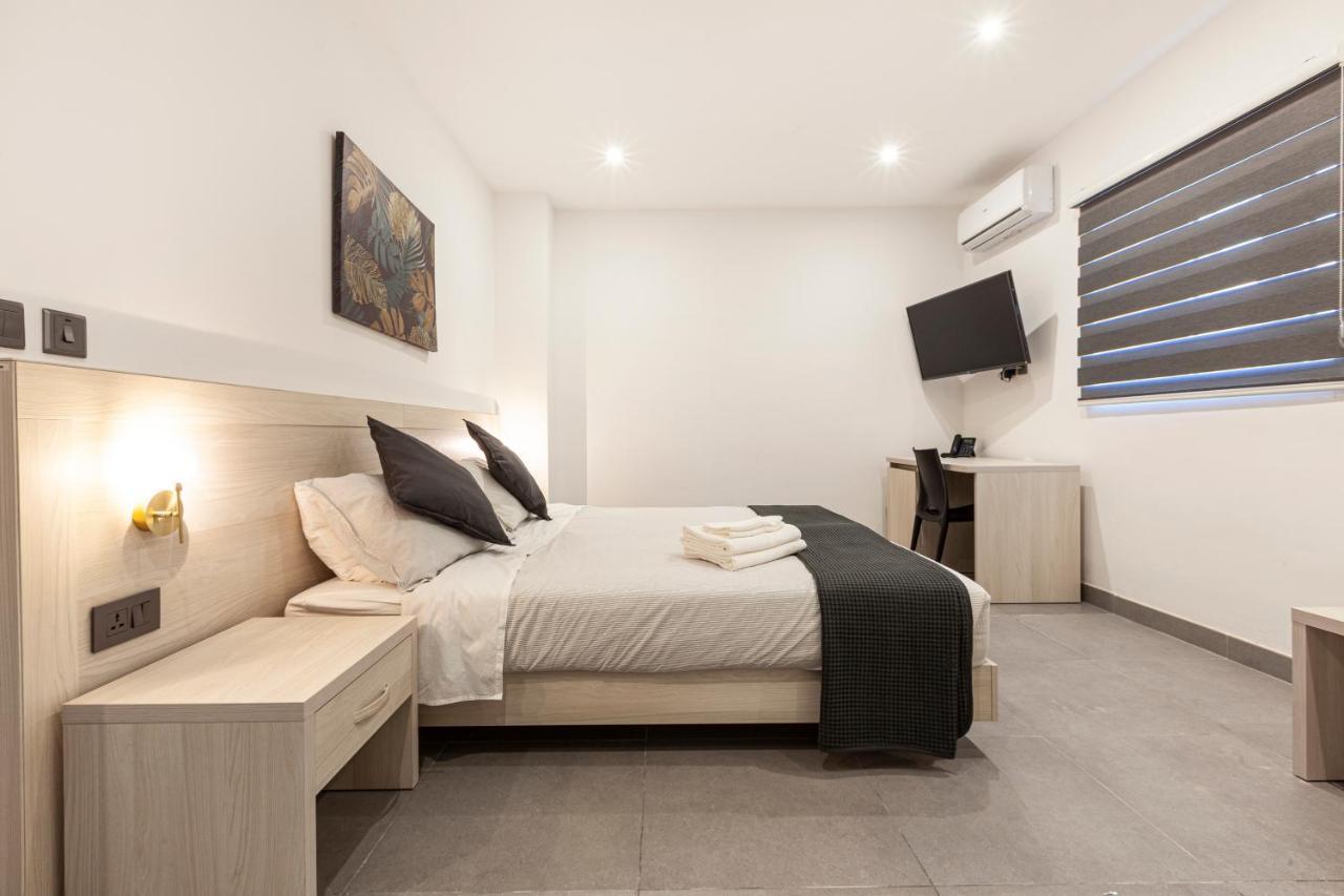 Charming,Comfortable And Centrally Located Group Accomodation 그지라 외부 사진